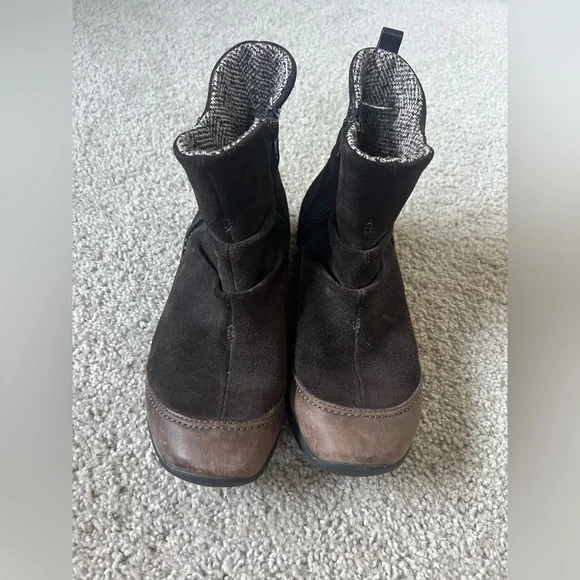 Merrell Freisa Suede Ankle Boot - Picture 3 of 6